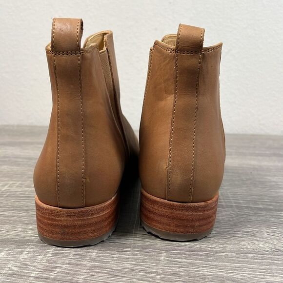 Nisolo Eva Everyday Chelsea Boots Shoes - Picture 4 of 10